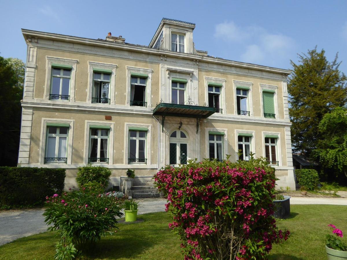 Chateau De Pougy Kültér fotó